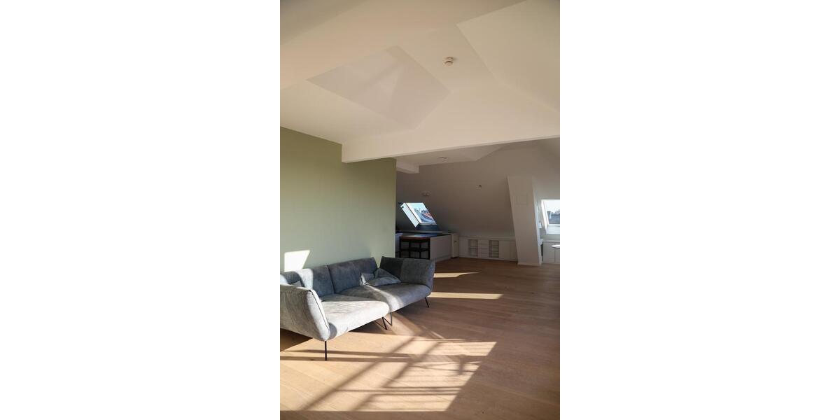 Dachgeschoßwohnung Frankfurt am Main Bornheim - 3.5 Zimmer, 125 m&sup2;, 3.450&euro; | Angebot:25307988