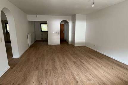 Wohnung Bad Dürkheim - 3 Zimmer, 81 m&sup2;, 950&euro; | Angebot:25874992