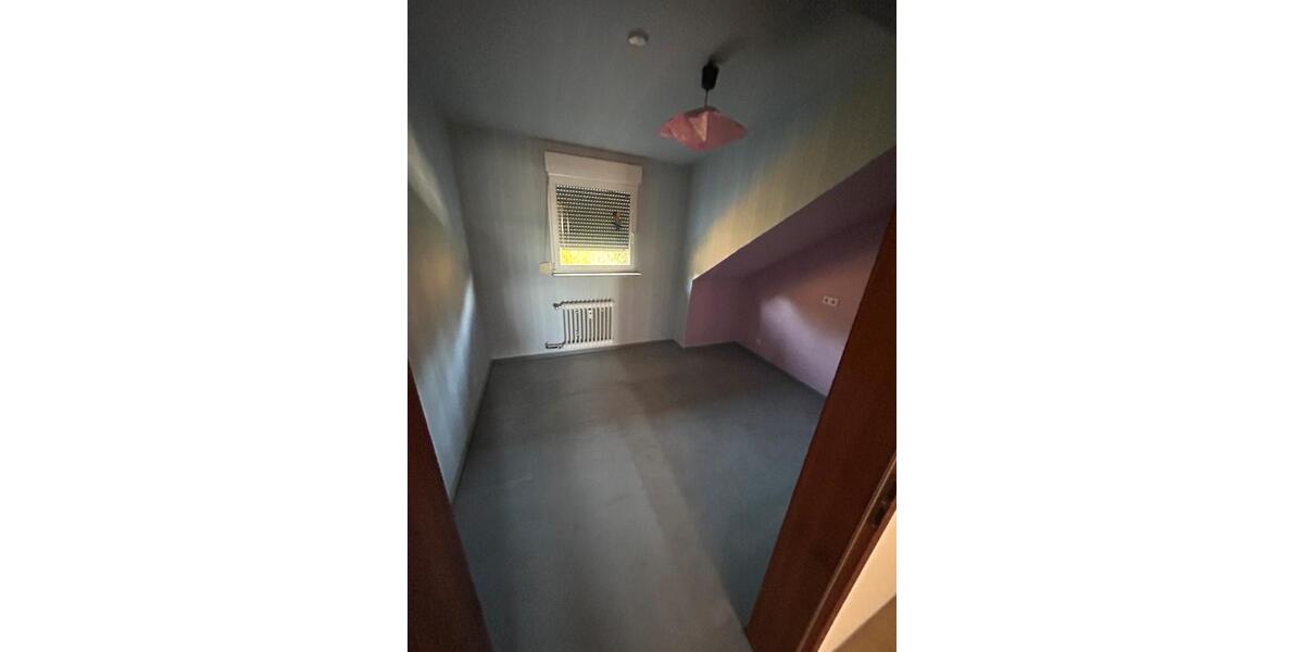 Dachgeschoßwohnung Schwabach - 4 Zimmer, 90 m&sup2;, 1.050&euro; | Angebot:24812535