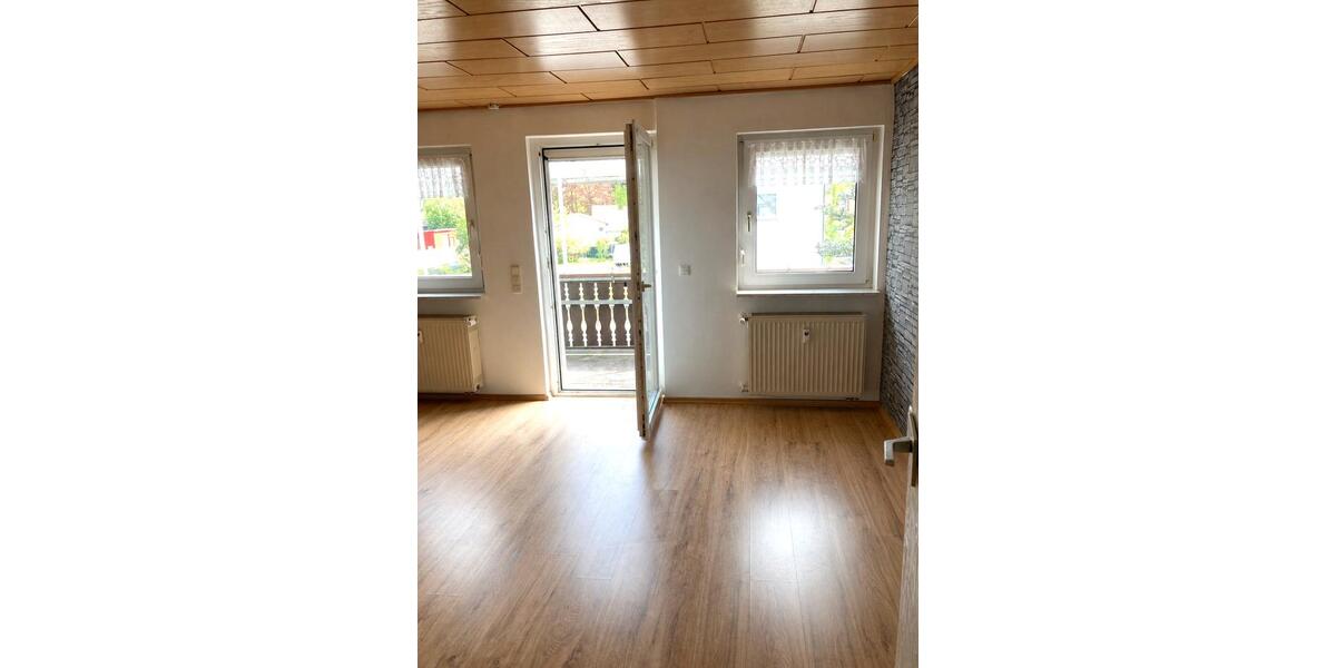 Dachgeschoßwohnung Miltenberg - 2 Zimmer, 50 m&sup2;, 500&euro; | Angebot:26482726