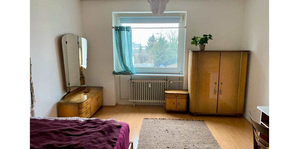 Freies WG-Zimmer für Frau bei 2 Frauen 1 zimmer