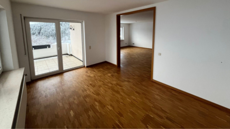 Exklusive 135 qm Wohnung mit Kamin, Einbauküche & Garage 4 zimmer