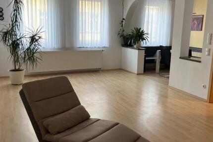 Haus Hof Altstadt - 4 Zimmer, 140 m&sup2;, 1.350&euro; | Angebot:24979349