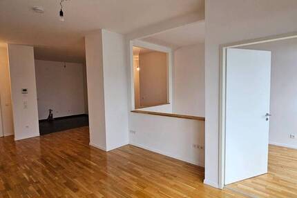 Moderne 3-Zimmer-Wohnung mit Aufzug und Balkon!
