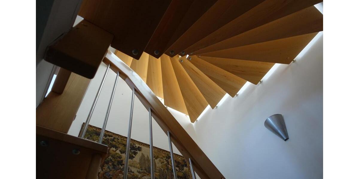 Doppelhaushälfte Bubenreuth - 7 Zimmer, 160 m&sup2;, 2.400&euro; | Angebot:25981382