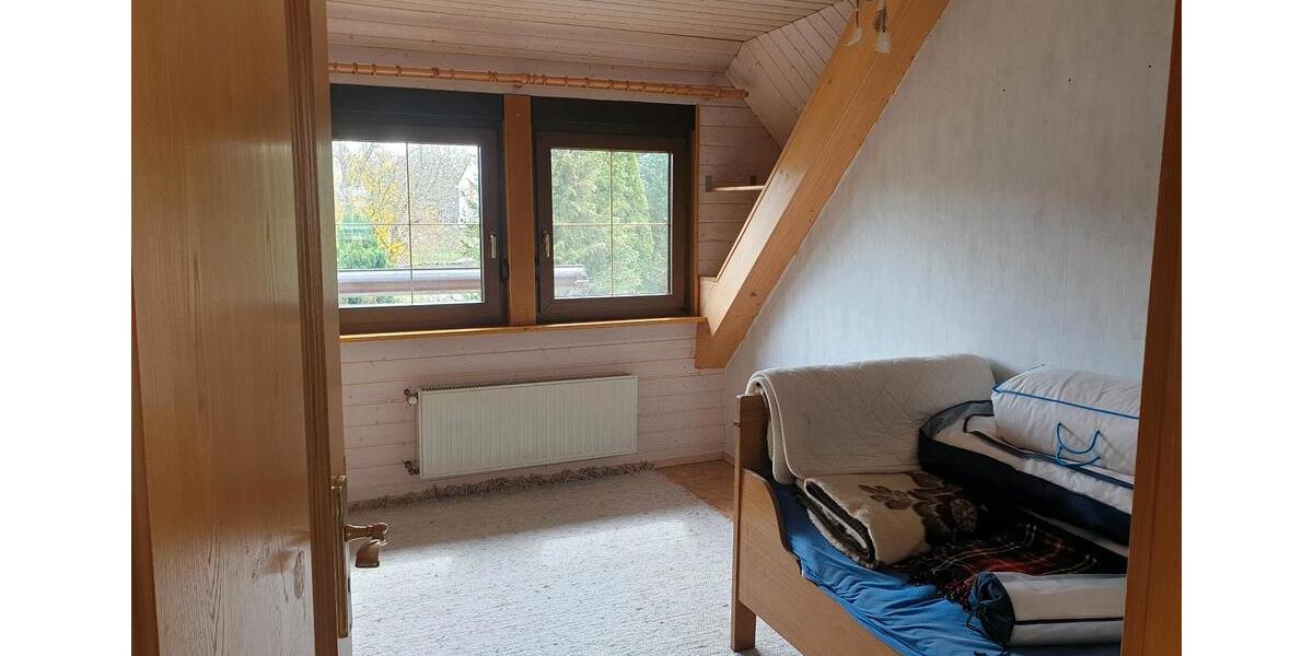Neu renovierte 5 Zimmer Wohnung Mietshaus Mietwohnung 6 zimmer