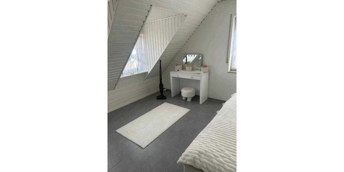 Dachgeschoßwohnung Hockenheim - 2 Zimmer, 45 m&sup2;, 650&euro; | Angebot:26670394