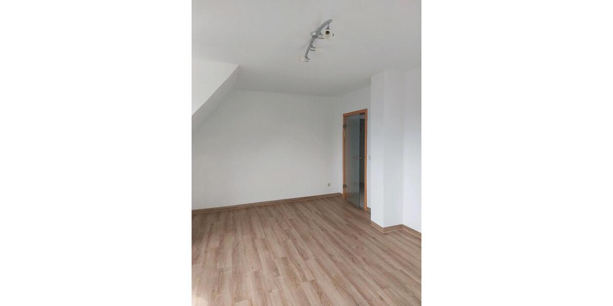 Dachgeschoßwohnung Pegau - 2 Zimmer, 57 m&sup2;, 650&euro; | Angebot:26624274