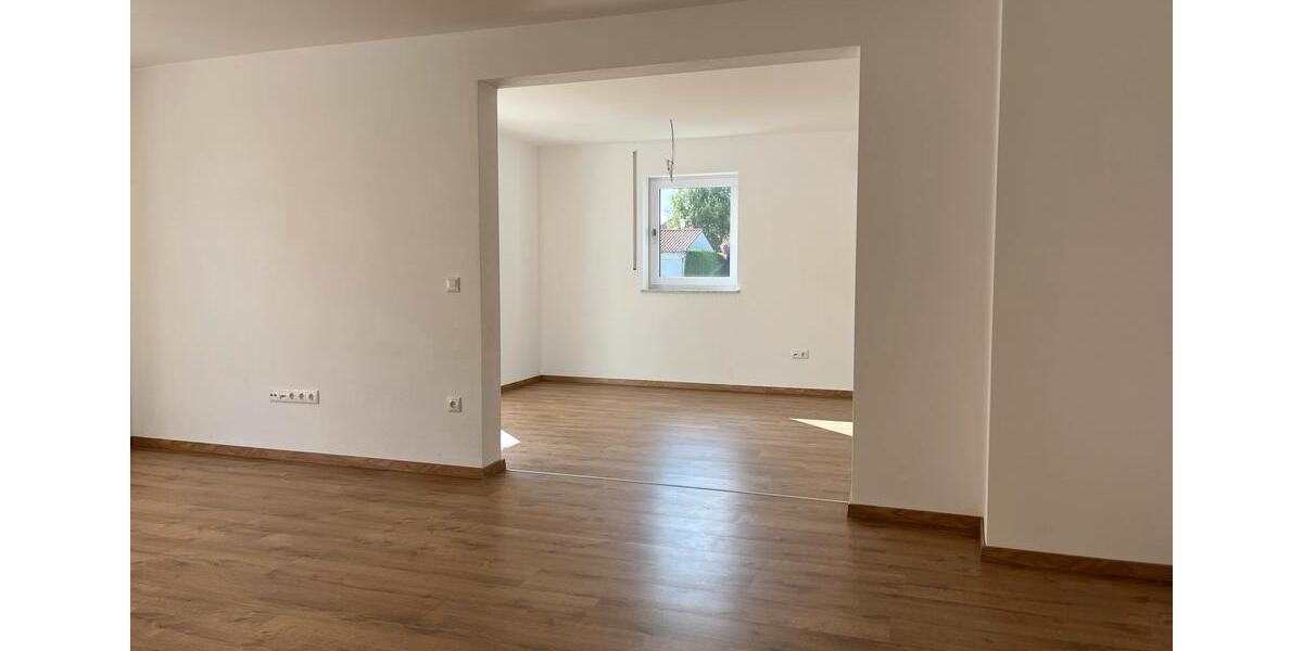 Etagenwohnung Geisenhausen - 3 Zimmer, 104 m&sup2;, 1.300&euro; | Angebot:24327363