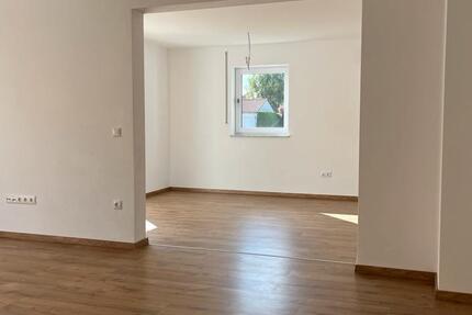 Wohnung Geisenhausen - 3 Zimmer, 104 m&sup2;, 1.300&euro; | Angebot:24327363