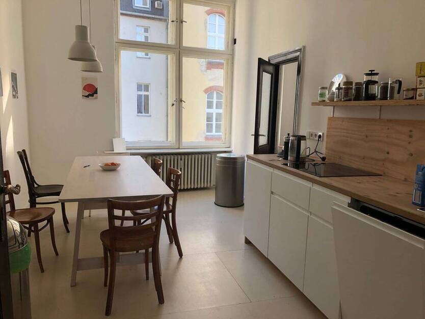 Lichtdurchflutetes Loft in netter Bürogemeinschaft - All-in-Miete