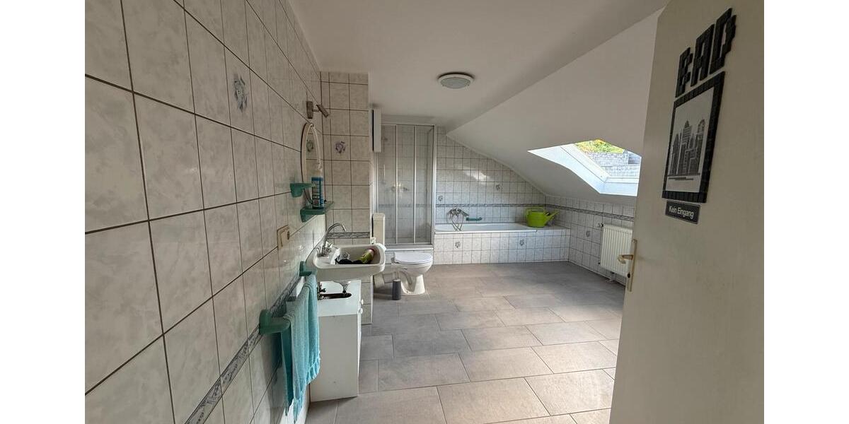 Dachgeschoßwohnung Saarlouis - 2 Zimmer, 100 m&sup2;, 780&euro; | Angebot:26517523