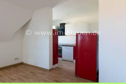 Plauen-Neundorf: 2-Zimmer-Dachgeschoßwohnung mit EBK & Stellplatz