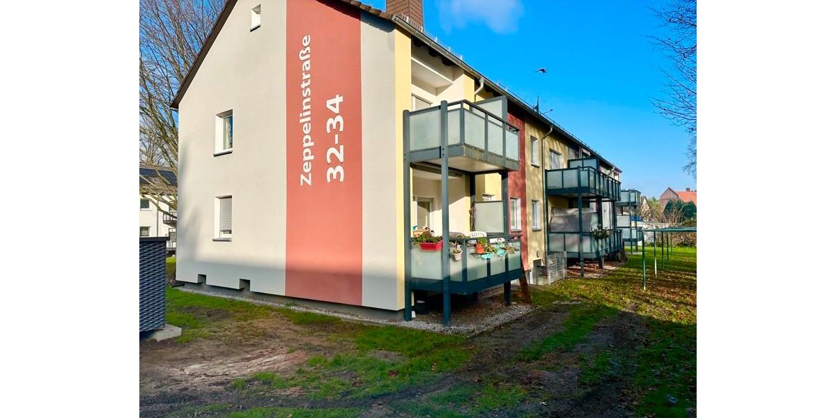 Duschbad mit Fenster und Balkon 2 zimmer