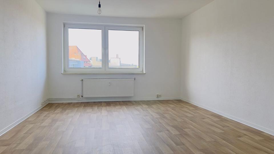 Sanierte 3-Raum Dachgeschoßwohnung in HST