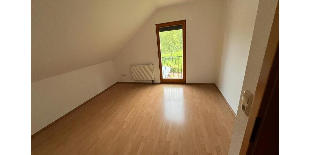 Dachgeschoßwohnung Nieste - 3 Zimmer, 62 m&sup2;, 850&euro; | Angebot:26565349