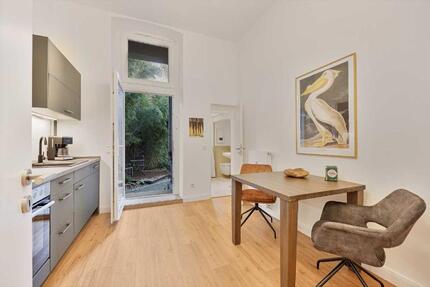 Kernsanierte GartenWohnung im historischen Altbau mit moderner Möblierung in D-Flingern-Nord!