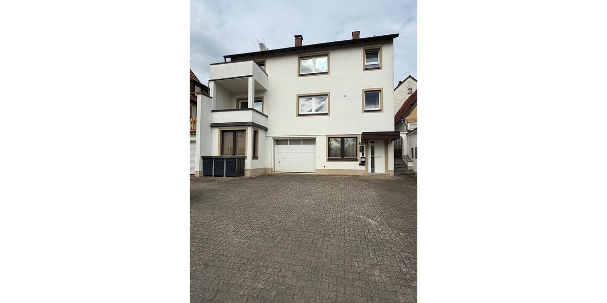 Etagenwohnung Poppenhausen - 7 Zimmer, 215 m&sup2;, 1.890&euro; | Angebot:26312178