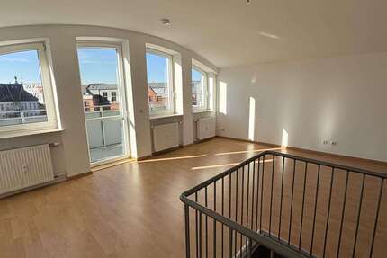 Wohnung Zwickau Mitte-Nord - 2 Zimmer, 68 m&sup2;, 420&euro; | Angebot:25282046