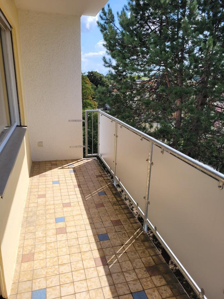 3 ZKB Wohnung mit Balkon und Garage