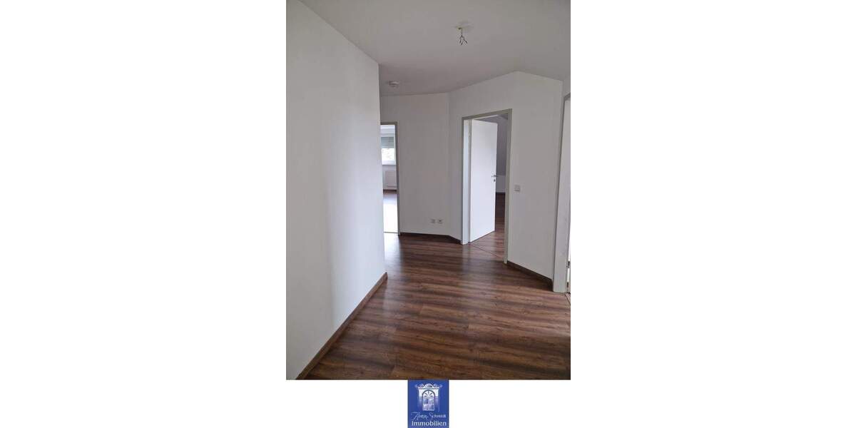 Etagenwohnung Senftenberg - 3 Zimmer, 87 m&sup2;, 568&euro; | Angebot:25781174