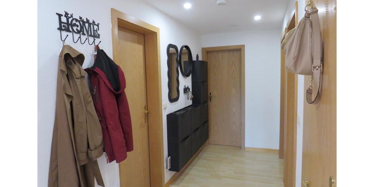 Dachgeschoßwohnung Mittenwald - 3 Zimmer, 80 m&sup2;, 990&euro; | Angebot:26638691