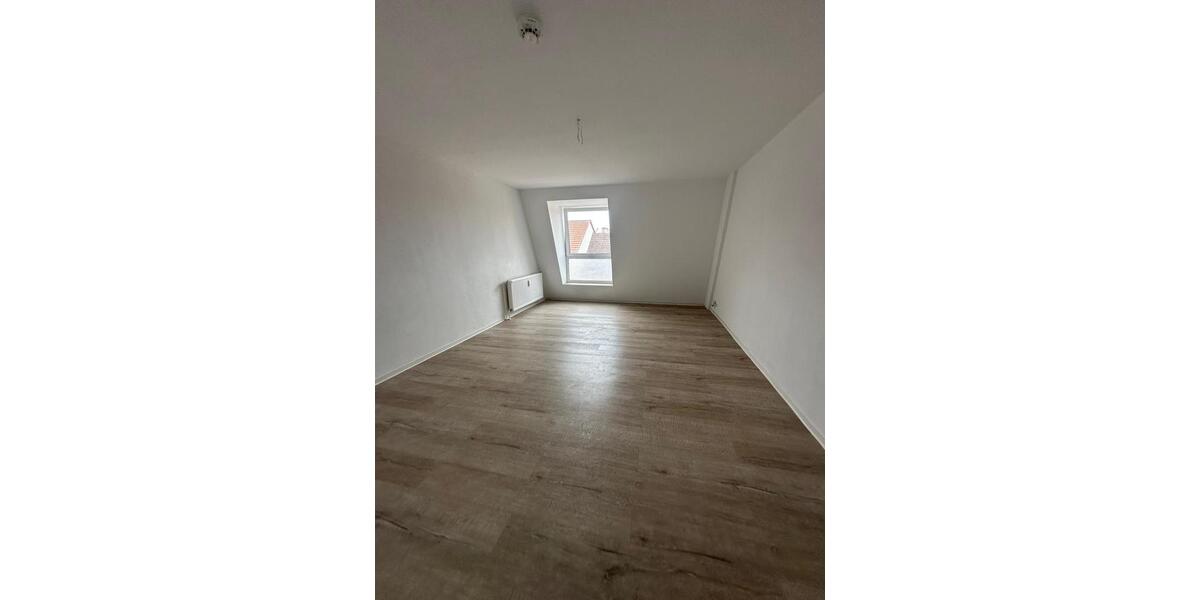 Dachgeschoßwohnung Wriezen - 3 Zimmer, 92 m&sup2;, 790&euro; | Angebot:26178332