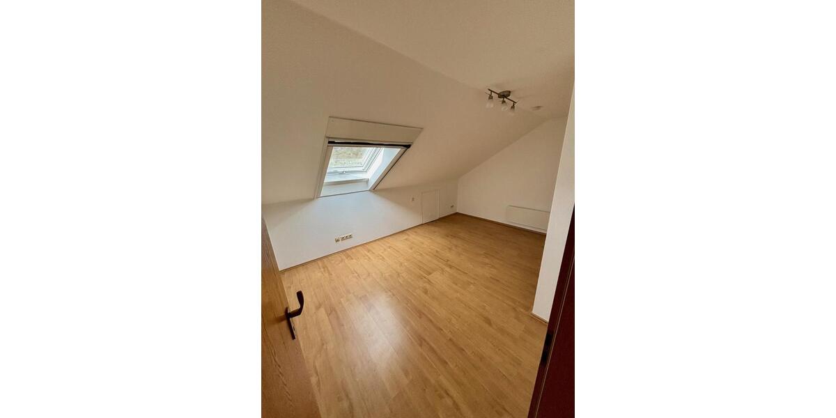Dachgeschoßwohnung Bad König - 2 Zimmer, 110 m&sup2;, 600&euro; | Angebot:25570254