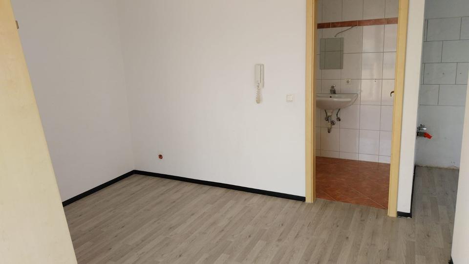 Schöne renovierte 2 Zimmerwohnung am Hubland 2 zimmer