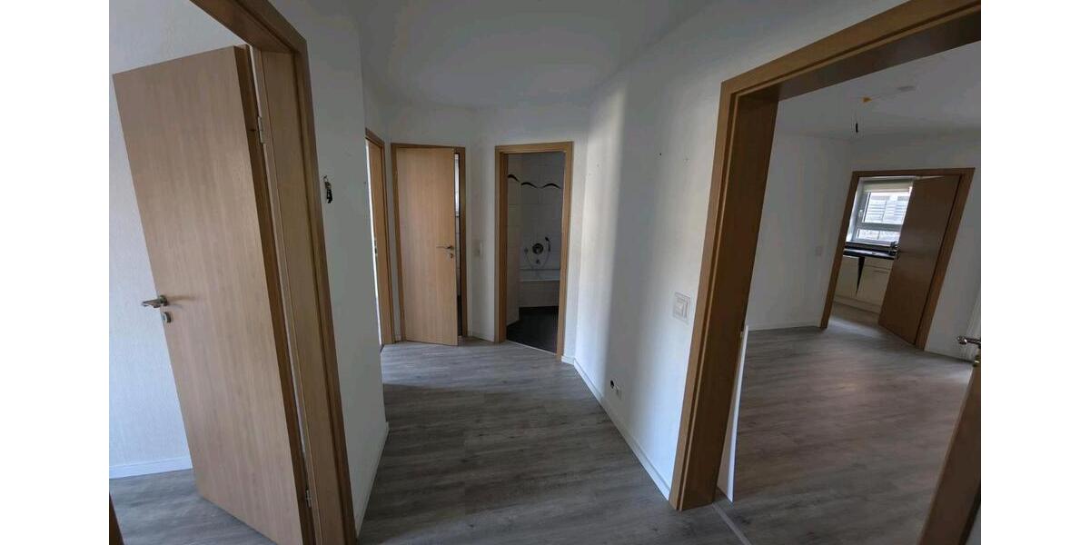 Erdgeschoßwohnung Backnang - 3.5 Zimmer, 78 m&sup2;, 1.100&euro; | Angebot:25178936