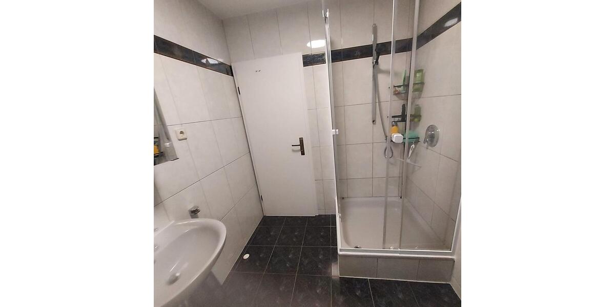 Etagenwohnung Solingen Aufderhöhe - 2 Zimmer, 65 m&sup2;, 620&euro; | Angebot:26705749