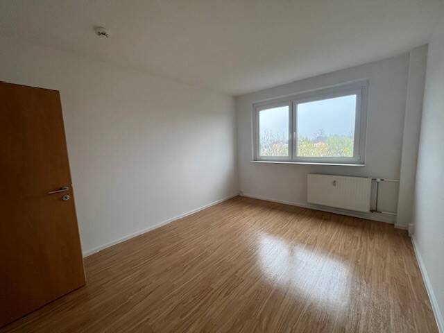 Etagenwohnung Zwickau Pölbitz - 3 Zimmer, 70 m&sup2;, 325&euro; | Angebot:26189605