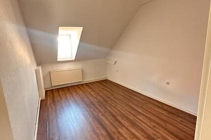 3-Zimmer Dachgeschoss Wohnung 3 zimmer