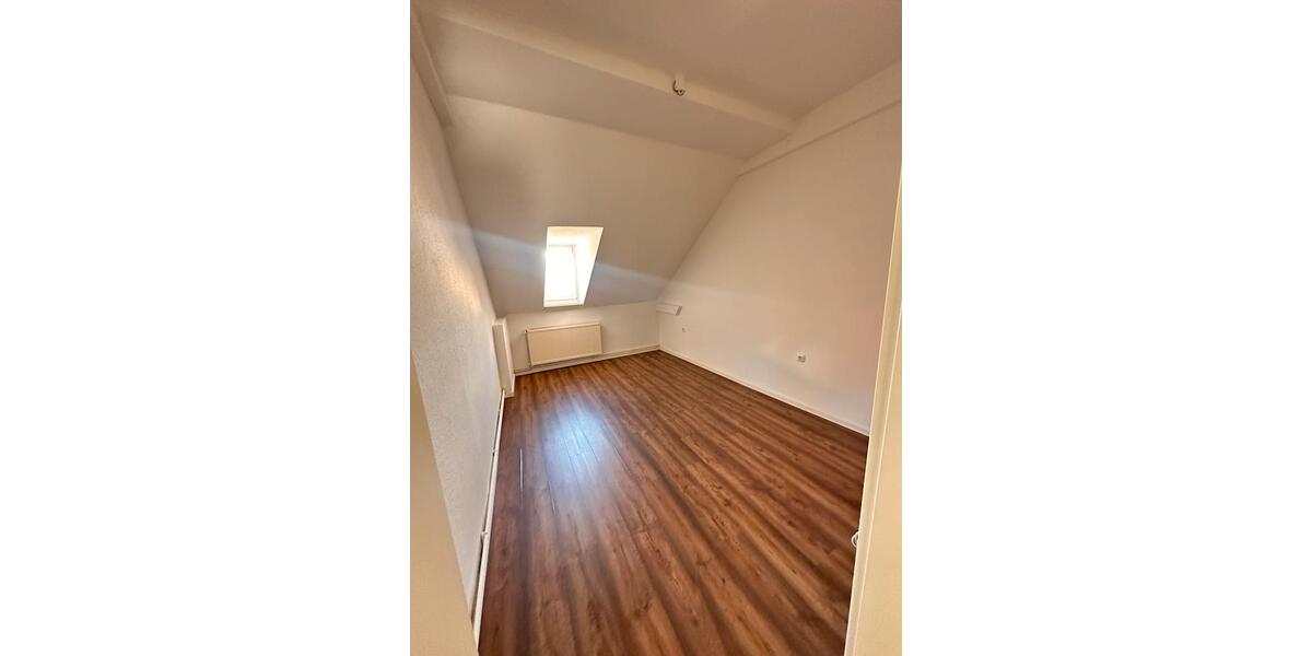 3-Zimmer Dachgeschoss Wohnung 3 zimmer