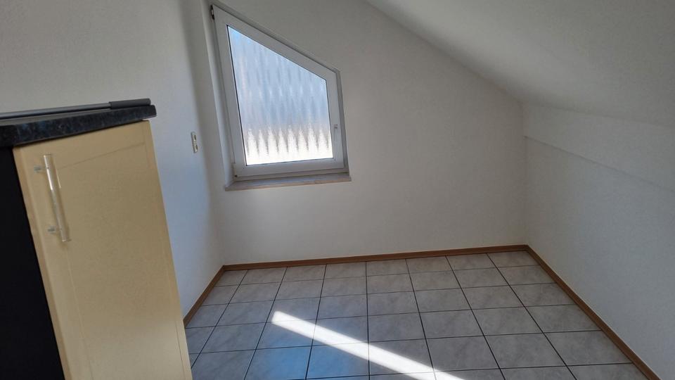 Dachgeschoßwohnung Niederviehbach - 2 Zimmer, 74 m&sup2;, 620&euro; | Angebot:26085041