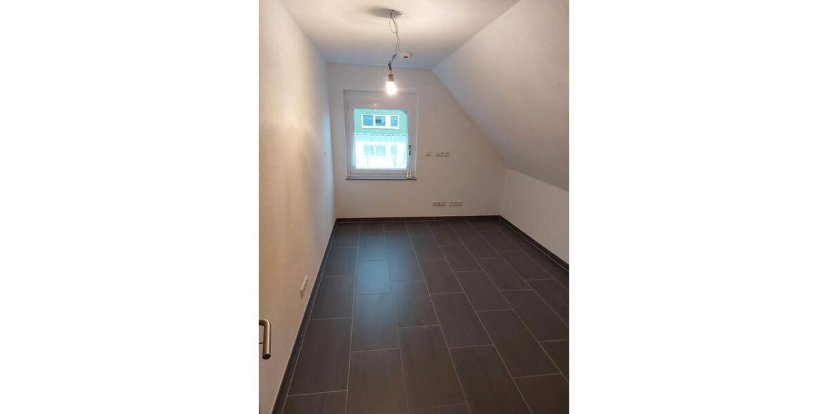 Dachgeschoßwohnung Friedberg - 3 Zimmer, 85 m&sup2;, 1.490&euro; | Angebot:26256525