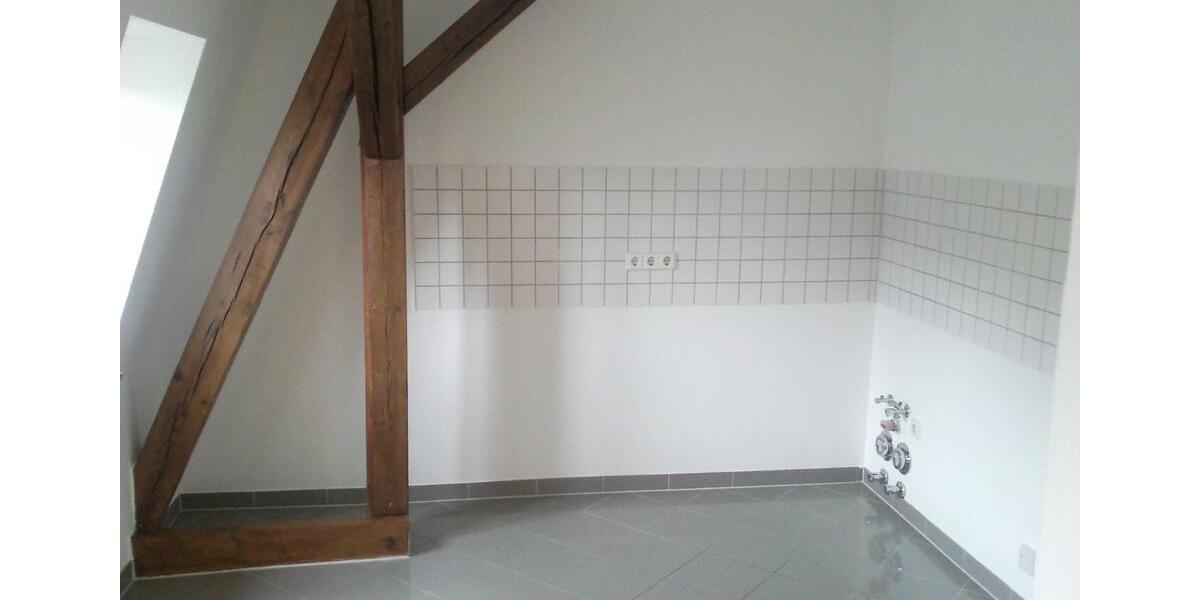 Dachgeschoßwohnung Bernburg (Saale) - 2 Zimmer, 63 m&sup2;, 410&euro; | Angebot:25715837