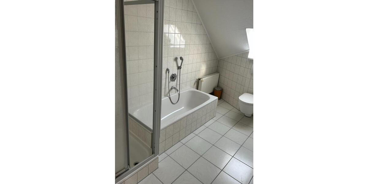 Dachgeschoßwohnung Herzlake - 4 Zimmer, 100 m&sup2;, 820&euro; | Angebot:26355812