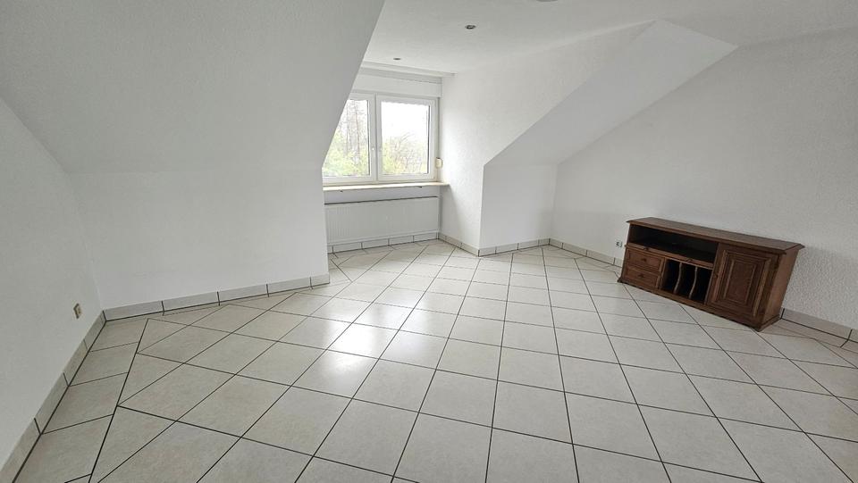 Dachgeschoßwohnung Walldürn - 3 Zimmer, 116 m&sup2;, 900&euro; | Angebot:25855227