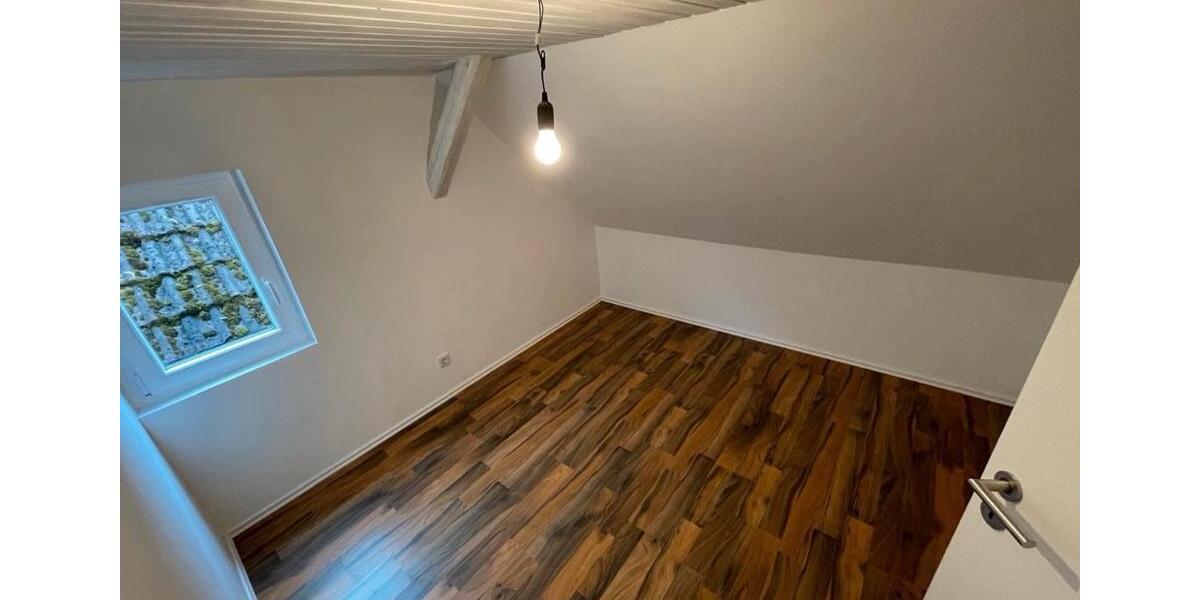 EFH, 5 ZKB , 140qm , 2 Bäder , 2 Parkplätze zu vermieten 2 zimmer