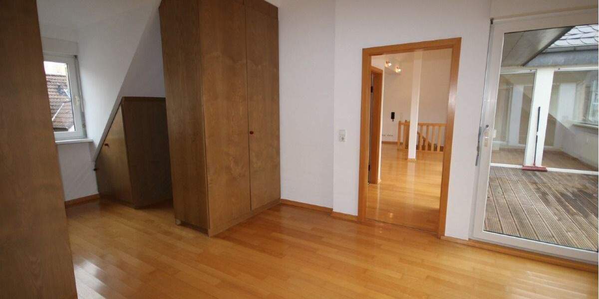 Etagenwohnung Frankfurt am Main Bornheim - 5 Zimmer, 145 m&sup2;, 2.550&euro; | Angebot:25110323