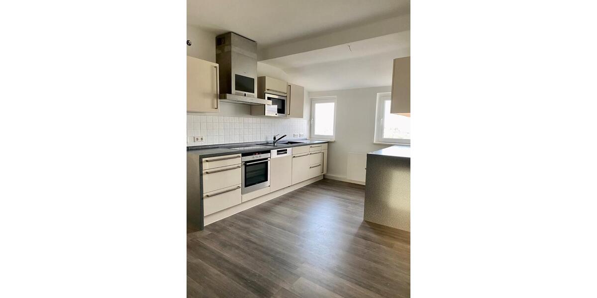 Zeitz Innenstadt, was braucht`s der Worte mehr? Gemütliche & moderne 4 Wohnung 4 zimmer