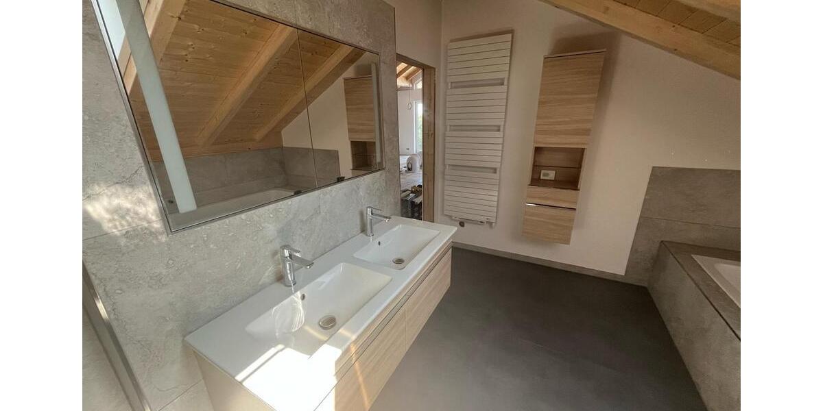 Penthouse Wohnung 110 m2+14m2 Dachterasse 2 zimmer