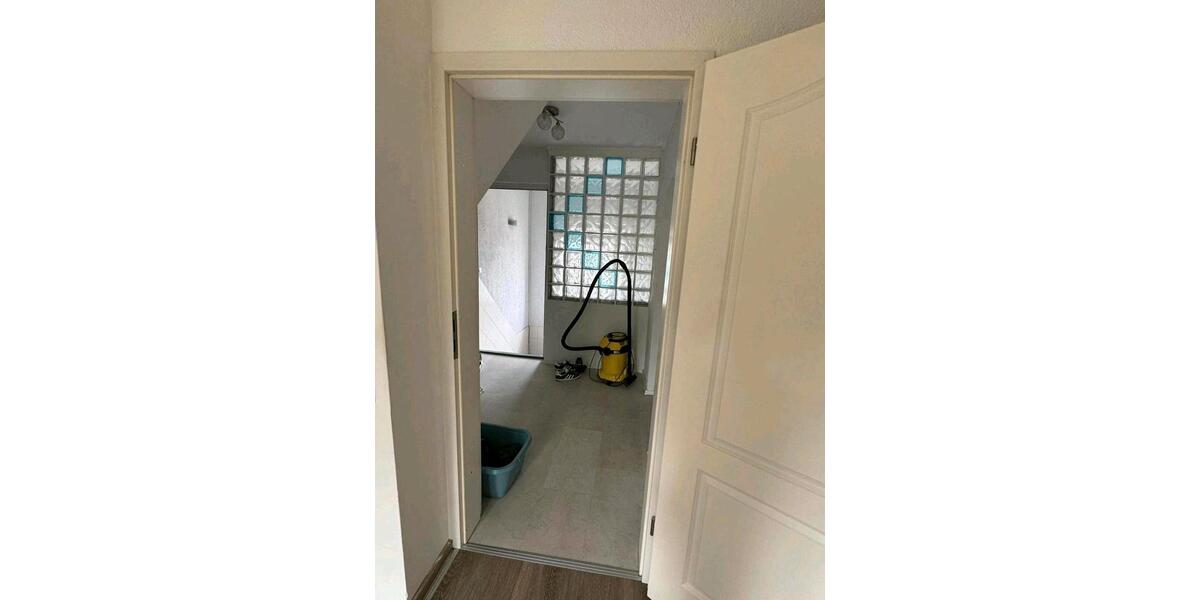 Etagenwohnung Solingen Burg - 3 Zimmer, 110 m&sup2;, 1.100&euro; | Angebot:25142370