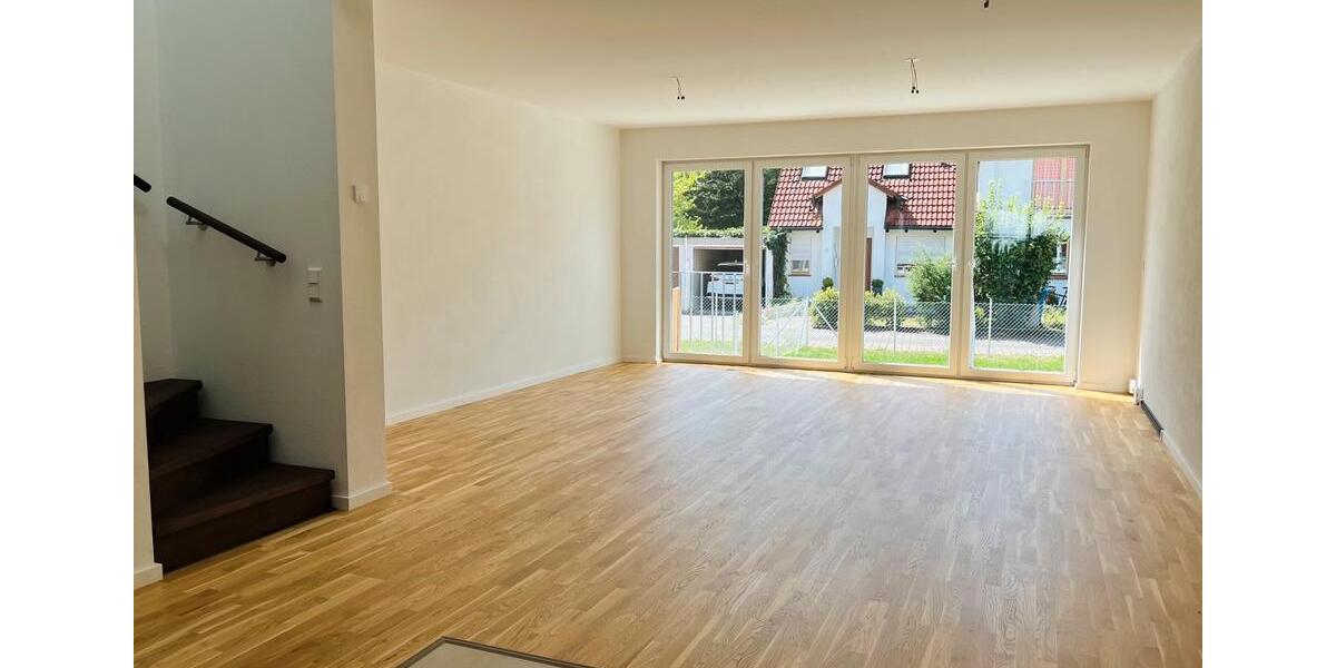 Reihenhaus Gröbenzell - 5 Zimmer, 150 m&sup2;, 2.800&euro; | Angebot:25512572