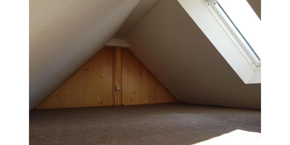 Dachgeschoßwohnung Hohenstein-Ernstthal Ernstthal - 3 Zimmer, 85 m&sup2;, 595&euro; | Angebot:25255010