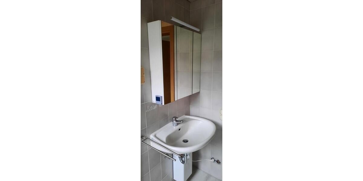 Dachgeschoßwohnung Iserlohn Sümmern - 2 Zimmer, 30 m&sup2;, 220&euro; | Angebot:25100432