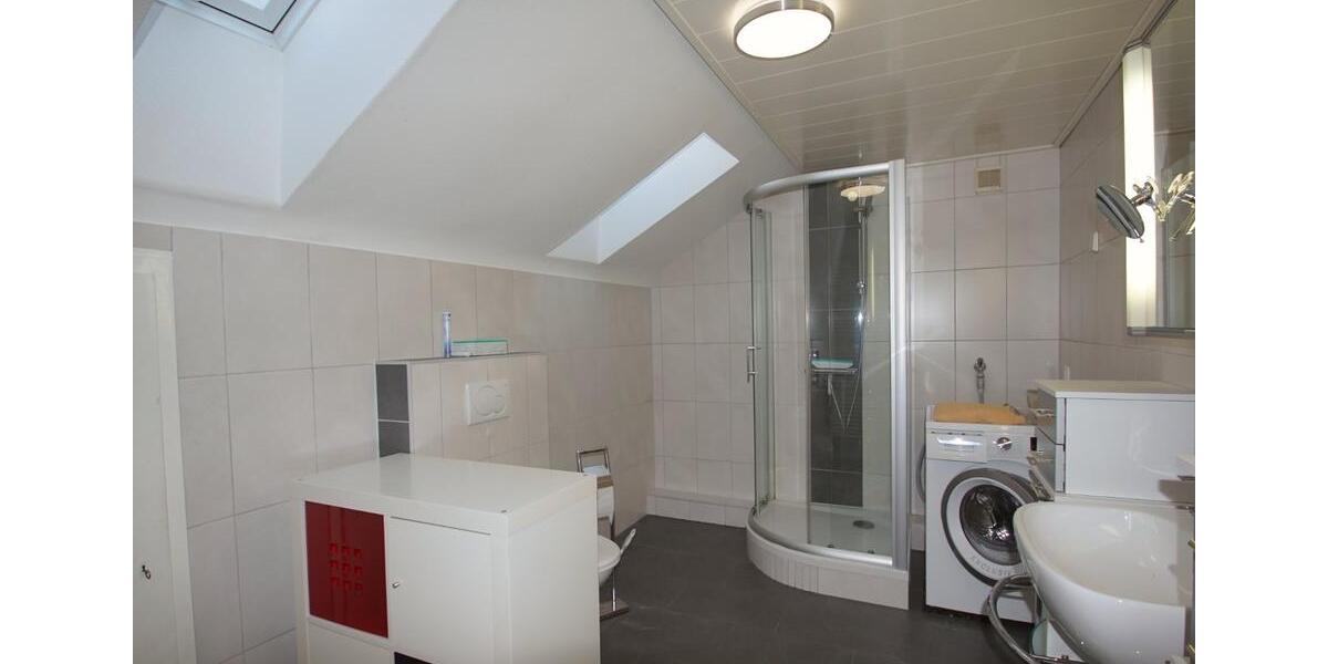 Dachgeschoßwohnung Netphen - 3 Zimmer, 88 m&sup2;, 840&euro; | Angebot:25023201