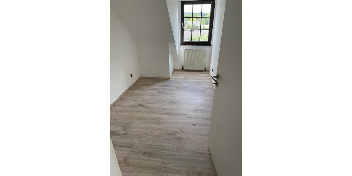 Dachgeschoßwohnung Selters (Westerwald) - 3 Zimmer, 65 m&sup2;, 600&euro; | Angebot:26074134