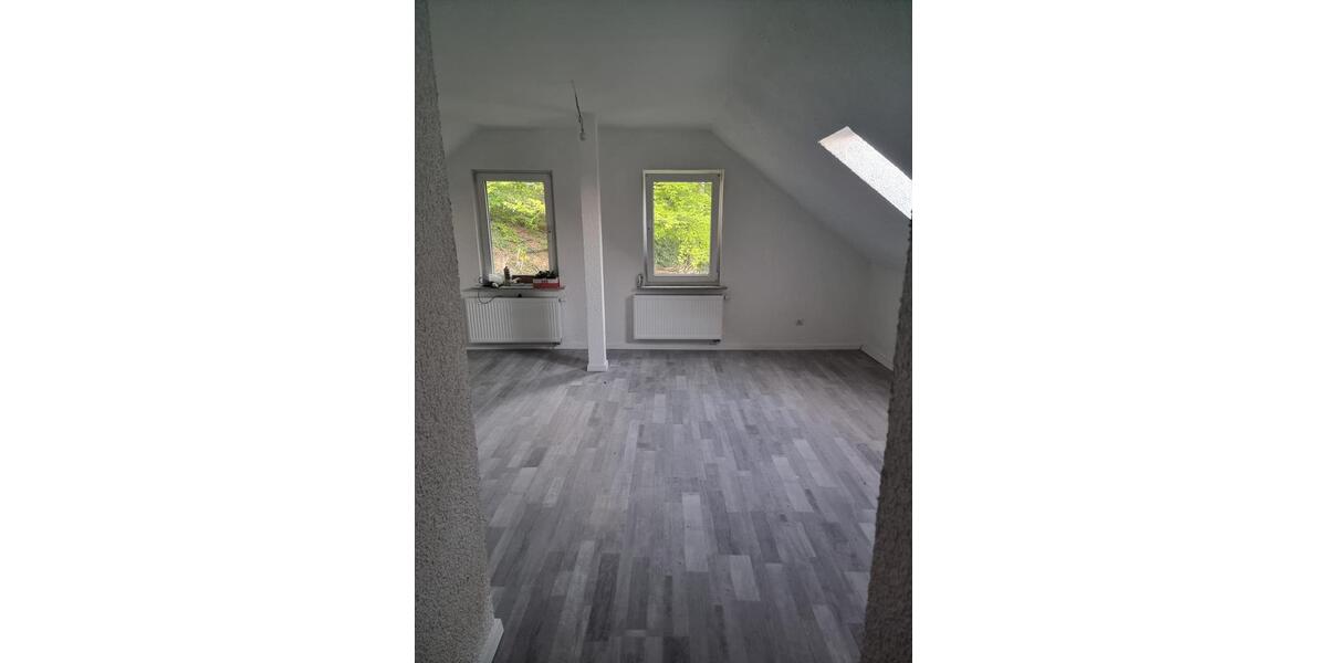 Dachgeschoßwohnung Werdohl - 2 Zimmer, 50 m&sup2;, 350&euro; | Angebot:25049478
